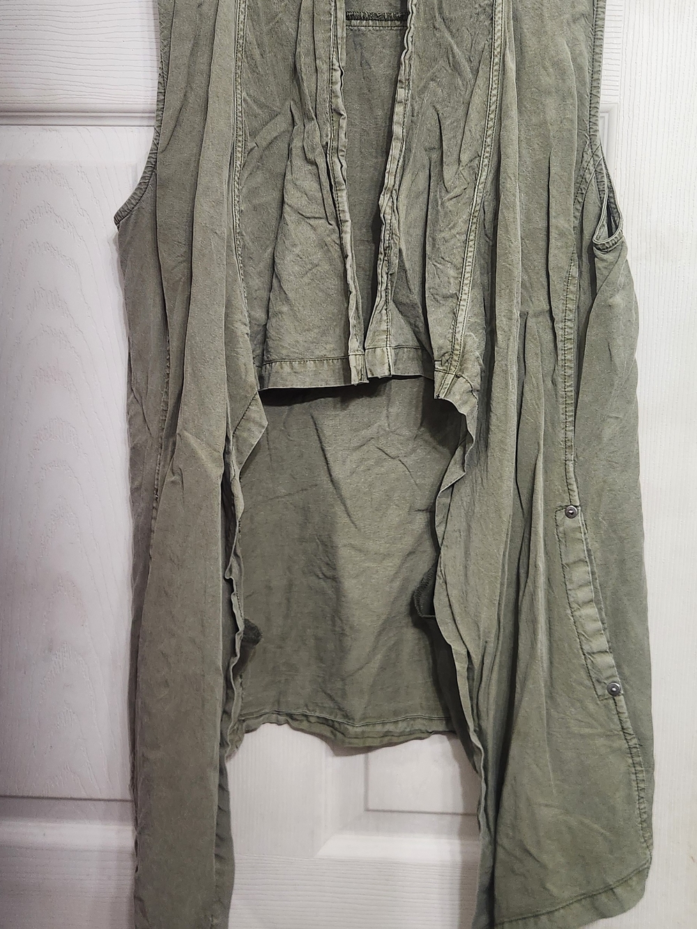 Sleeveless Open-Front Utility Vest in Olive Green - Picture 1 of 4
